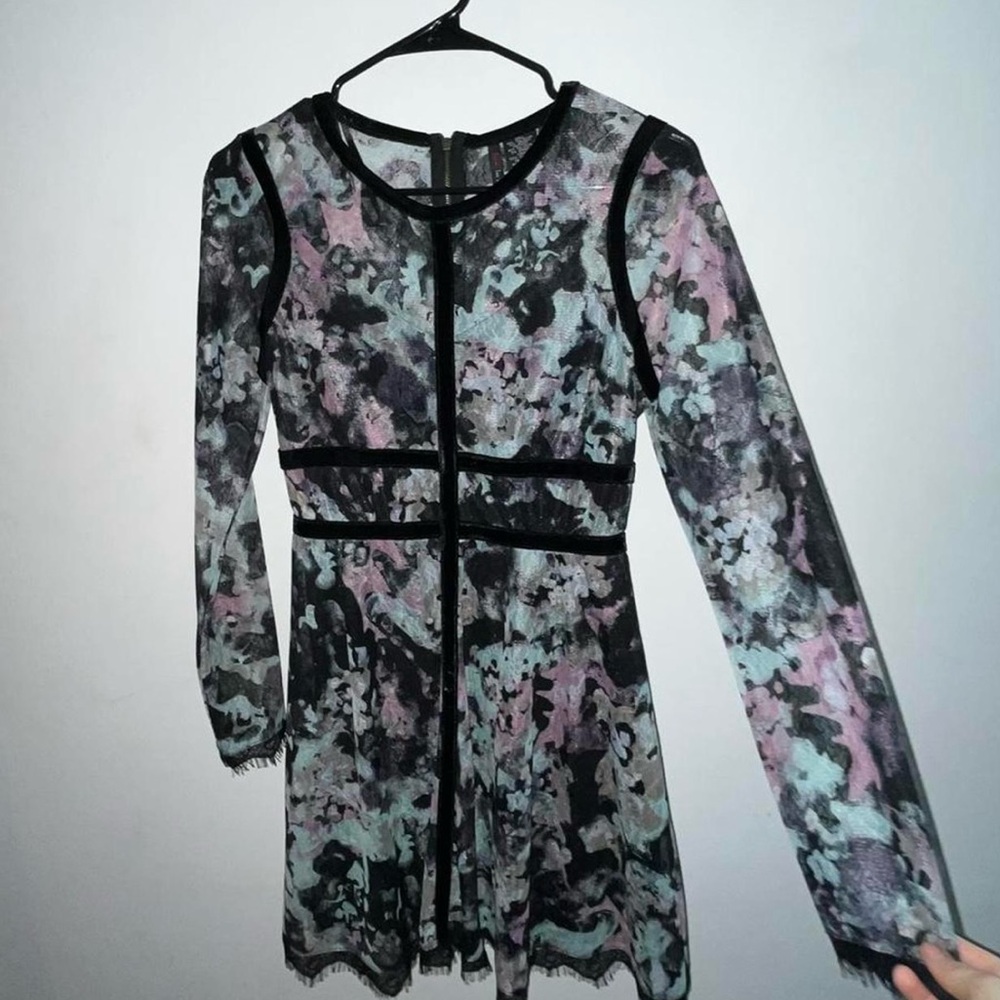 LACE LONGSLEEVE DRESS